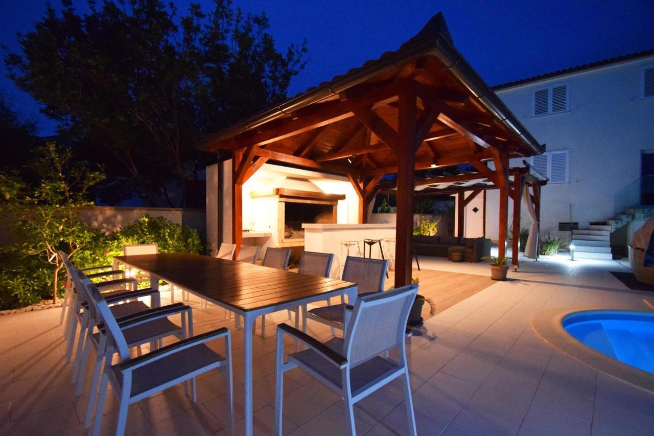 Villa Golden Apple Seline ภายนอก รูปภาพ